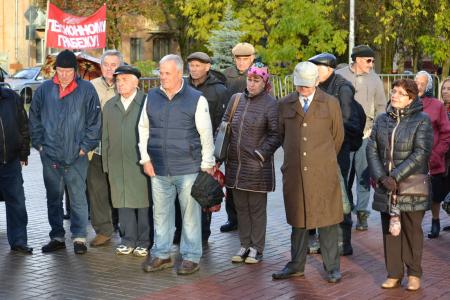 В Калуге прошел митинг в память о защитниках Советской Конституции