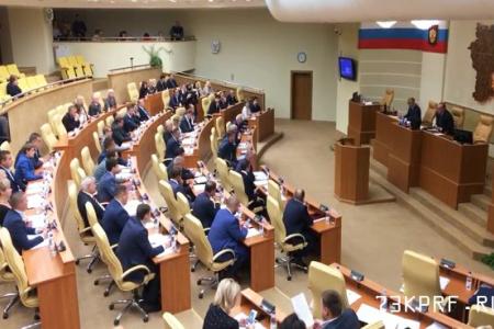 На заседании Закосбрания Ульяновской области КПРФ поставила вопрос о недоверии губернатору Морозову