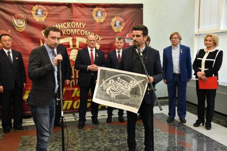 «Эпоха юности и побед». В Госдуме открылась выставка, посвященная 100-летию Ленинского Комсомола