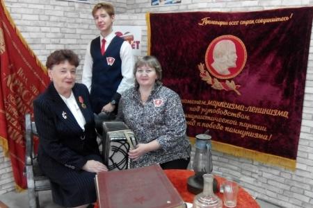 Первый секретарь Тюменского обкома КПРФ Т.Н. Казанцева приняла участие в презентации книги «Юность комсомольская моя»