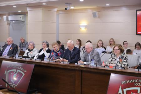 В Мосгордуме прошел круглый стол, посвященный 100-летию Ленинского Комсомола