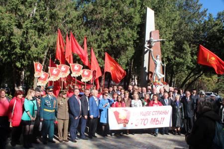 Крымчане отмечают 100-летие Ленинского комсомола