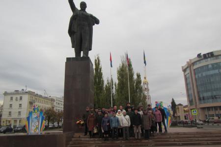 В Тамбове состоялось возложение цветов к монументам в честь 100-летия Ленинского Комсомола 