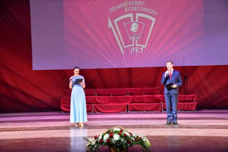 "Мы сильны нашей верною дружбой". В Москве прошел праздничный концерт, посвященный 100-летию Ленинского комсомола
