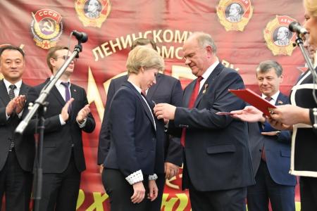 «Эпоха юности и побед». В Госдуме открылась выставка, посвященная 100-летию Ленинского Комсомола
