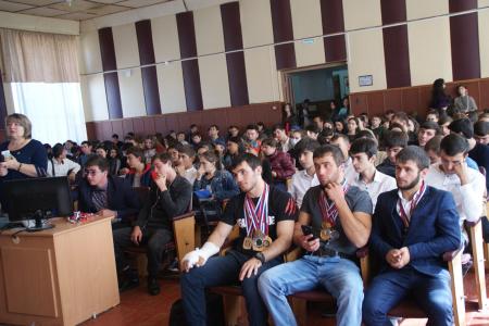 В столице Карачаево-Черкесии состоялся II республиканский турнир по вольной борьбе в рамках проекта «Наследие победителей»