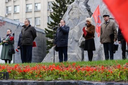 Преступление без срока давности: Новосибирцы почтили память защитников Советской власти