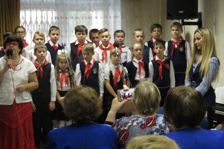 Новосибирск. «Нам важно гордиться новым поколением»: пионеры школы №23 приняли участие в концерте для Всероссийского общества слепых