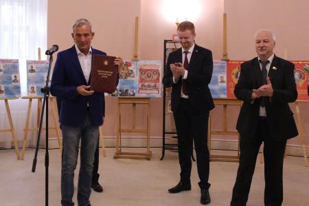 В Мосгордуме открылась выставка «Эпоха юности и побед», посвященная 100-летию Ленинского Комсомола