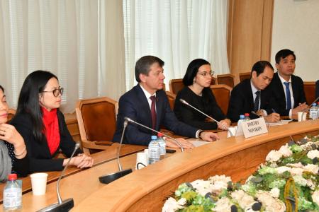 Г.А. Зюганов и Д.Г. Новиков провели встречу с представителями Компартии Вьетнама