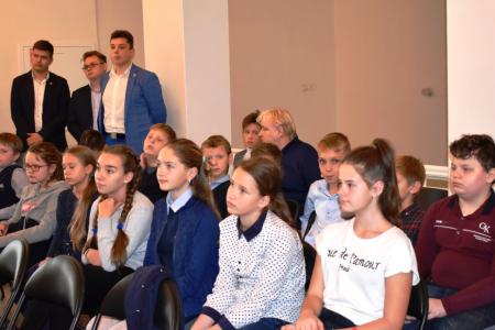 В Туле открылась выставка, посвященная 100-летию Ленинского комсомола