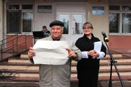 Саратовская область. В поселке Степное вскрыли «капсулу времени»
