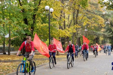 В Ростовской области прошел велопробег в честь 100-летия Ленинского Комсомола