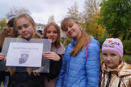 Пермский край. Пионеры и комсомольцы города Чайковского высадили аллею к столетию ВЛКСМ    
