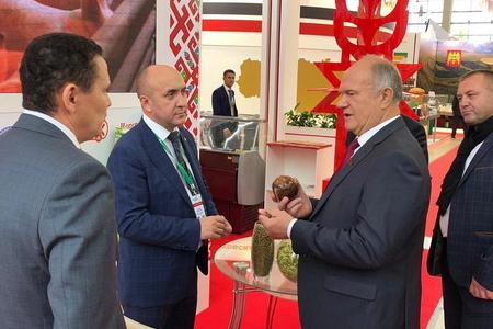 Г.А. Зюганов посетил выставку «Золотая осень»