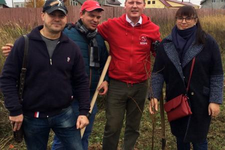 Лидер ивановских коммунистов принял участие в закладке «Аллеи Добра»