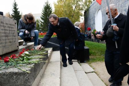 Преступление без срока давности: Новосибирцы почтили память защитников Советской власти