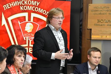 Г.А. Зюганов поздравил представительниц женского движения "Надежда России" с юбилеем Комсомола