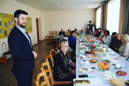Республика Тыва. В день пожилого человека коммунисты чествуют ветеранов