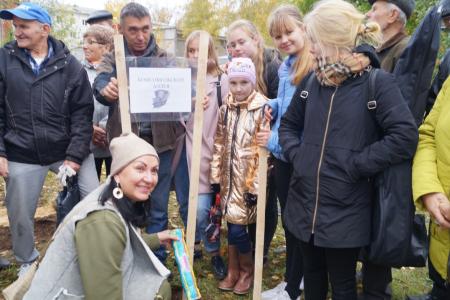 Пермский край. Пионеры и комсомольцы города Чайковского высадили аллею к столетию ВЛКСМ    