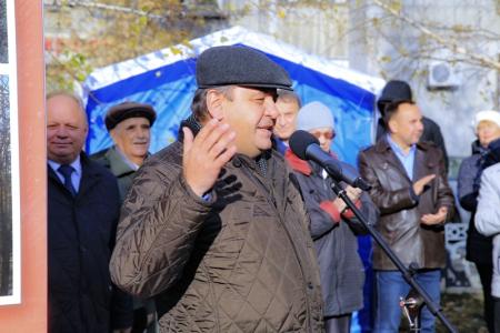 Закладной камень, посвященный комсомольцам всех поколений, открыли в Новосибирске
