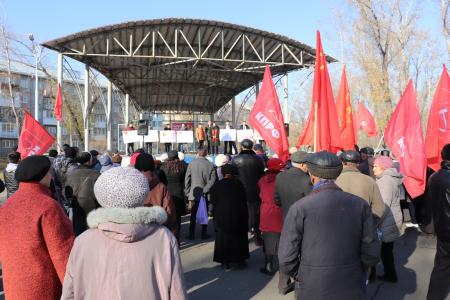Республика Хакасия. 100 лет ВЛКСМ в Абакане: славный праздник с неприятным осадком