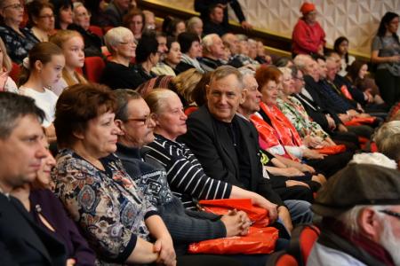 "Мы сильны нашей верною дружбой". В Москве прошел праздничный концерт, посвященный 100-летию Ленинского комсомола