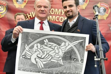 «Эпоха юности и побед». В Госдуме открылась выставка, посвященная 100-летию Ленинского Комсомола