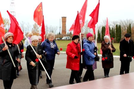 Тульская область. Ефремовский горком КПРФ провел автопробег, посвященный 100-летию Ленинского комсомола