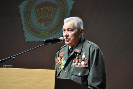 Санкт-Петербург. В новый век, комсомол!