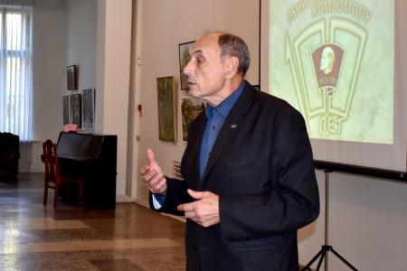 В Туле открылась выставка, посвященная 100-летию Ленинского комсомола