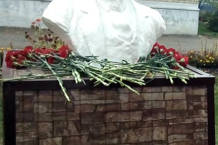 Курская область. Цветы - Ленину