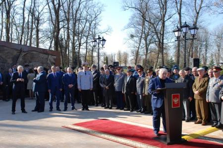 Северная Осетия. Казбек Тайсаев принял участие в торжественном открытии Мемориала солдатам правопорядка, погибшим при исполнении служебного долга