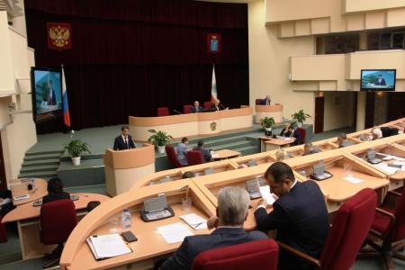 Саратовская область. Депутаты от «Единой России» отклонили поправку коммунистов о выделении дополнительных средств на медицину