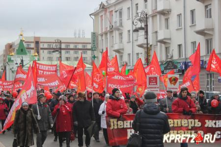 Праздничные демонстрация и митинг по случаю 101-й годовщины Великого Октября состоялись в Тюмени