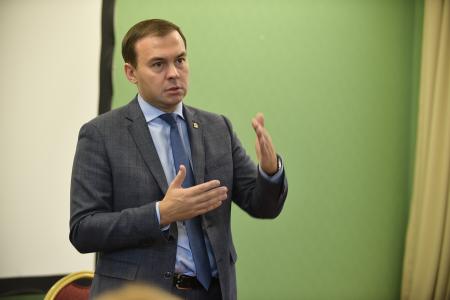«Мы должны закрепить и развить осенний успех». Ю.В. Афонин выступил перед слушателями Центра политической учёбы