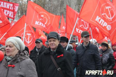 Праздничные демонстрация и митинг по случаю 101-й годовщины Великого Октября состоялись в Тюмени