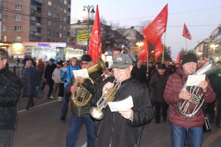 "Мы — наследники Красного Октября!". Демонстрация и митинг в Курске