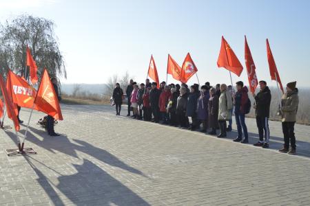 Волгоградская область. В городе Волжском только коммунисты отметили 76-летие контрнаступления Красной Армии под Сталинградом