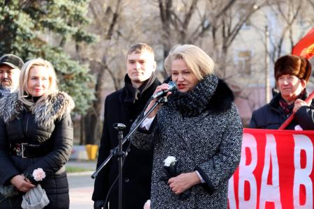 Хакасия. Провокаторы пытались сорвать праздничный митинг в Абакане 