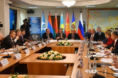 Г.А. Зюганов на международной конференции в Государственной Думе: «Если мы складываем свои потенциалы, мы конкурентны»