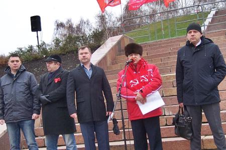 Казань встретила 101-ю годовщину  Великого Октября митингом
