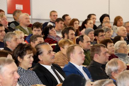Победа будет за нами! В Абакане состоялась массовая встреча кандидата на пост главы Хакасии Валентина Коновалова с избирателями