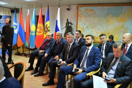 Г.А. Зюганов на международной конференции в Государственной Думе: «Если мы складываем свои потенциалы, мы конкурентны»
