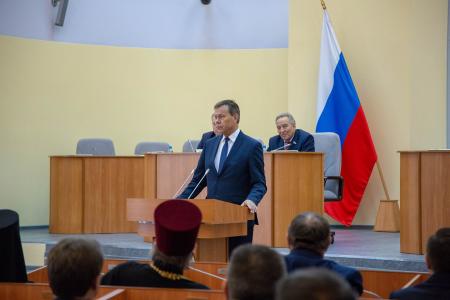 Глава Хакасии коммунист Валентин Коновалов вступил в должность и начал формирование правительства народного доверия и созидания