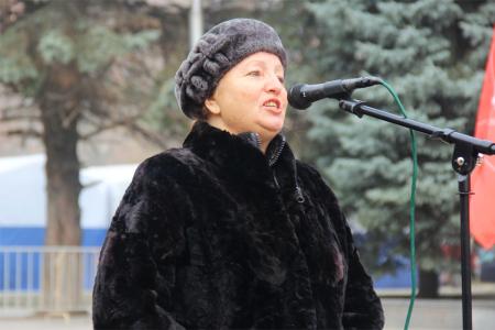 Брянские коммунисты отметили 101-летие Великого Октября на площади Революции