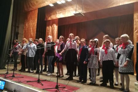 Алтайский край. Комсомольцы и пионеры заложили «капсулу времени» для молодежи из будущего