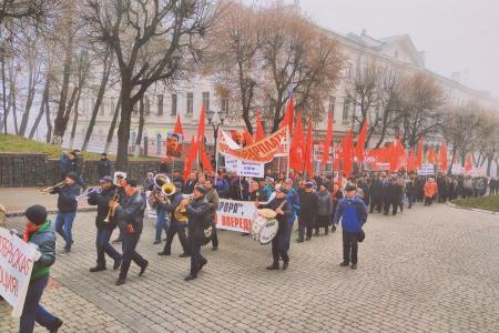Коммунисты Орла отметили 101-ю годовщину Великой Октябрьской социалистической революции