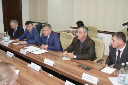 Казбек Тайсаев принял участие во встрече с Президентом РЮО, а также  в совместном заседании комитетов парламента Южной Осетии и Госдумы РФ