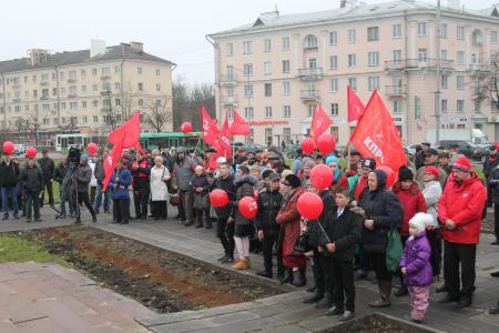 101-я годовщина Великого Октября в Пскове